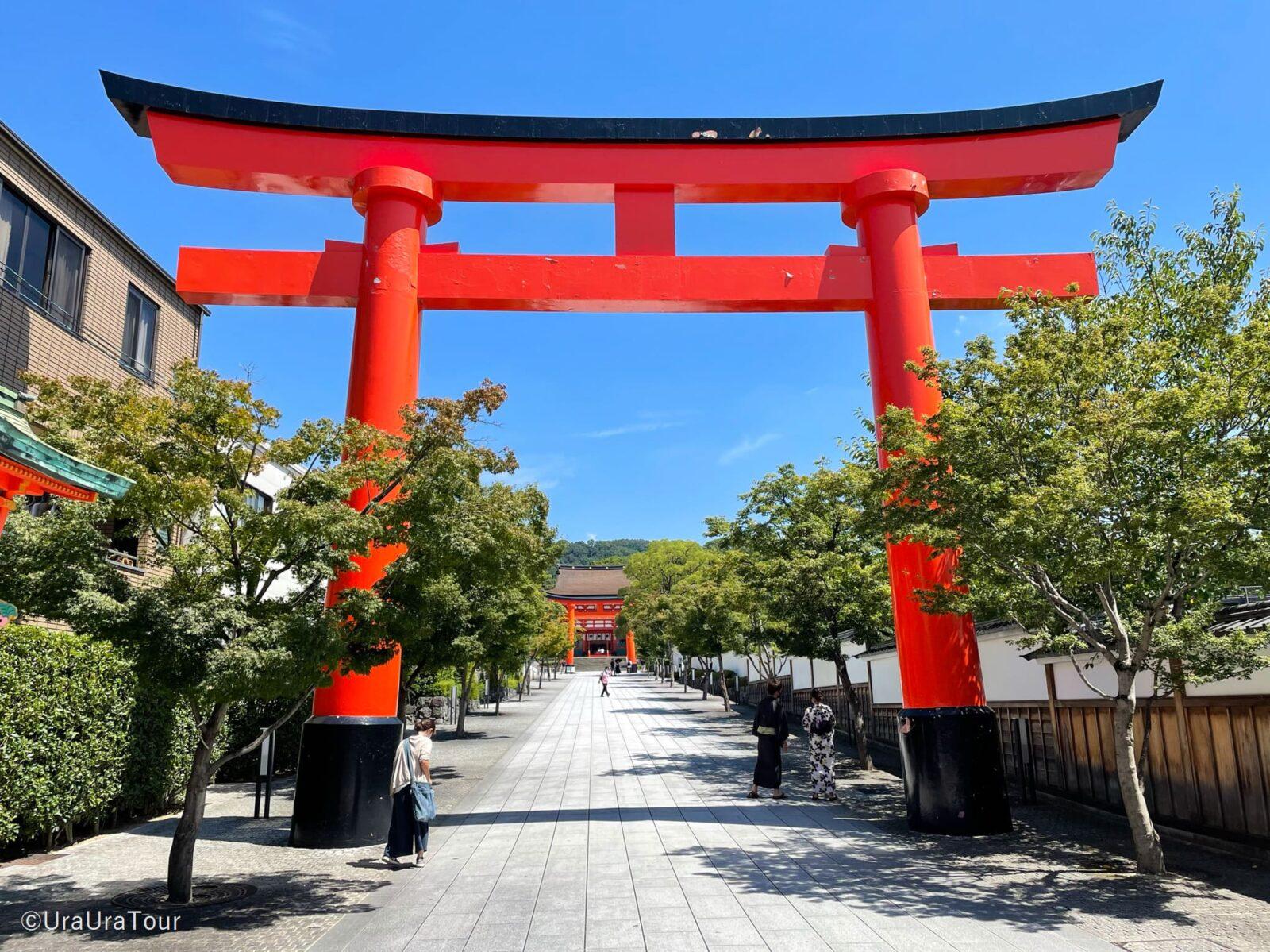 [FUSHIMI-INARI-TAISHA 90min Tour for Beginners] Learn! and Experience! : No.1 Popular Sightseeing Place in Kyoto